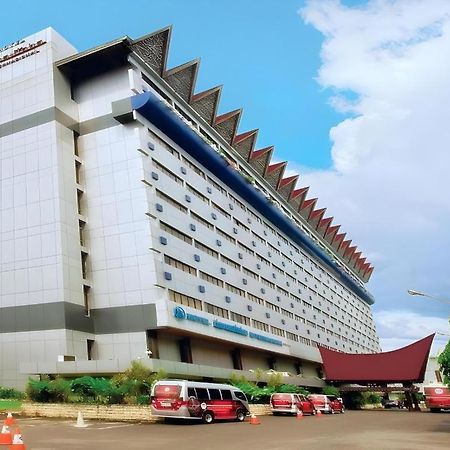 Danau Toba Hotel International Medan Dış mekan fotoğraf
