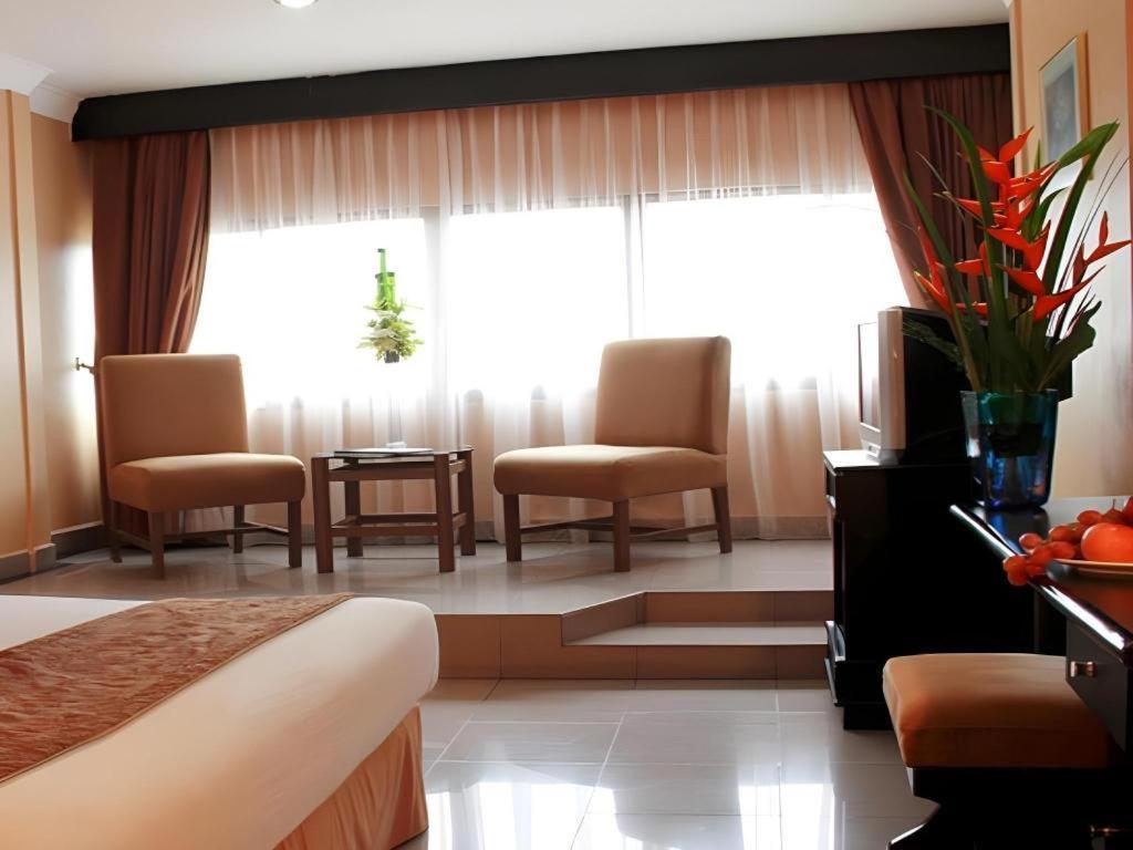 Danau Toba Hotel International Medan Dış mekan fotoğraf