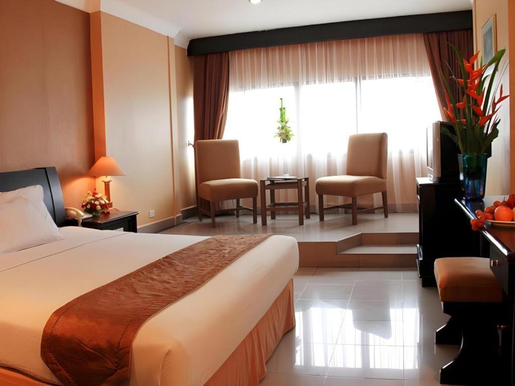 Danau Toba Hotel International Medan Dış mekan fotoğraf
