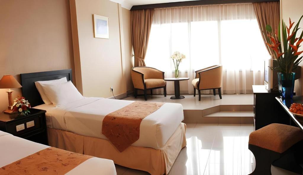 Danau Toba Hotel International Medan Dış mekan fotoğraf
