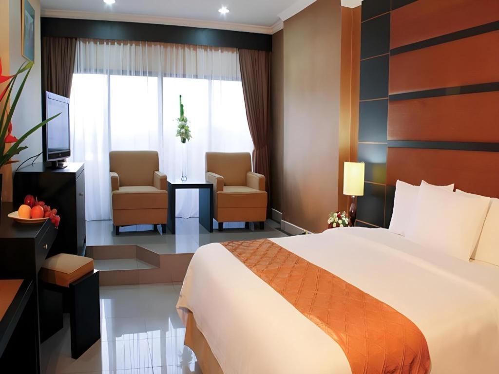 Danau Toba Hotel International Medan Dış mekan fotoğraf